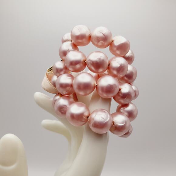 Vintage Richelieu Pink Memory Wire Bracelet, 1950s Original Tag - Picture 2 of 10